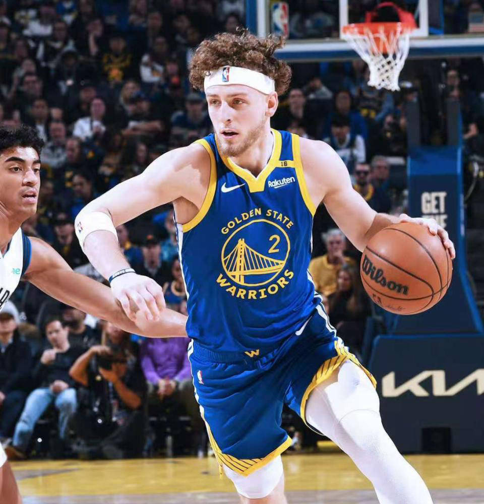 包含勇士不断突破！，Ning连续十五场比赛得分超过重要助攻再创辉煌时刻的词条