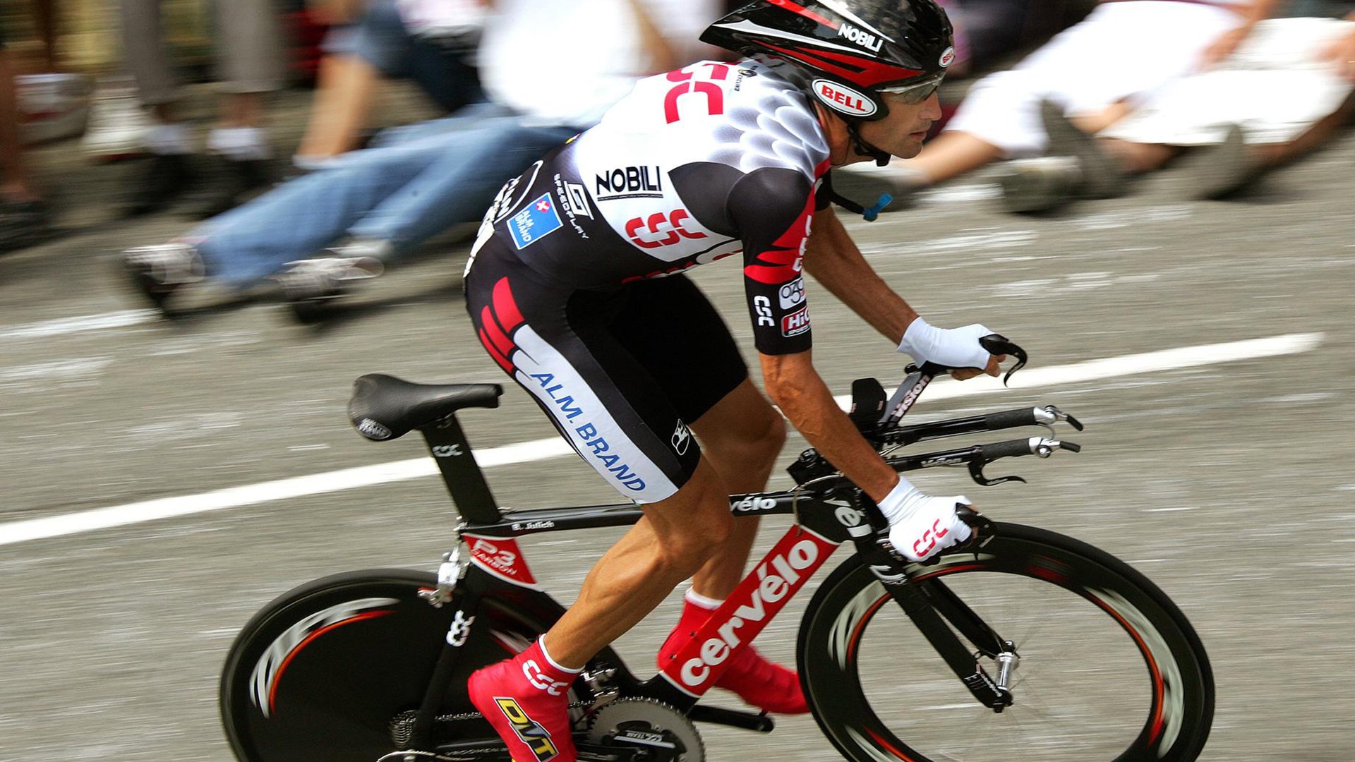 萨拉赫迎来二十赛季出色发挥，巴黎圣日耳曼观众热烈欢呼！观众掌声雷动的简单介绍